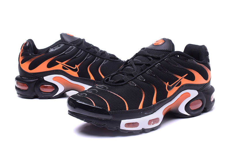 Заказ тн. Nike Air Max Plus TN Orange. Nike Air Max TN Plus Black Orange. Nike Air Max Plus TN Black. Nike Air Max TN оранжевые.