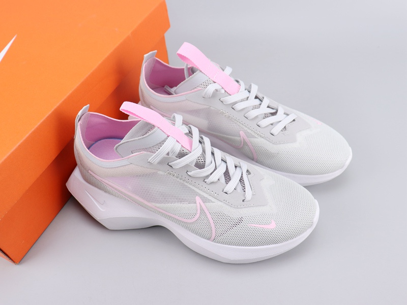 Кроссовки nike light. Кроссовки женские найк Виста Лайт. Кроссовки найк Vista Lite женские. Nike Wolf кроссовки женские. Кроссовки найк женские бежевые.